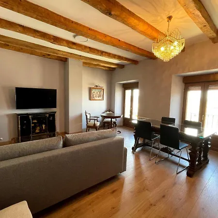 Apartamentos- Hospederia Templarios فندق 3*