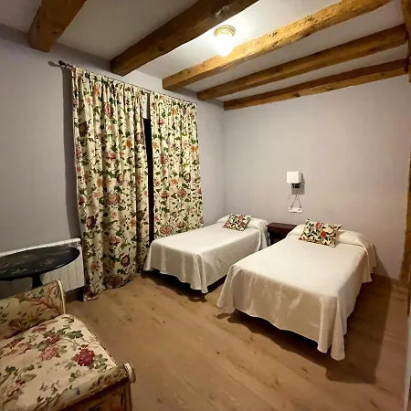 Otel Apartamentos- Hospederia Templarios Sepúlveda
