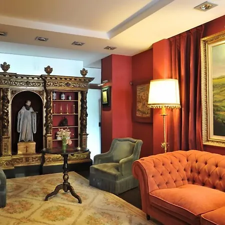 Apartamentos- Hospederia Templarios فندق 3*