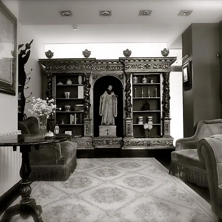 Apartamentos- Hospederia Templarios فندق 3*