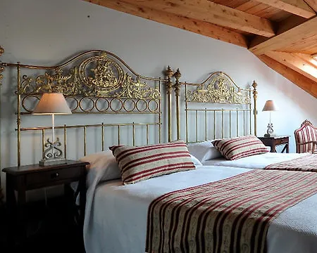 Apartamentos- Hospederia Templarios فندق