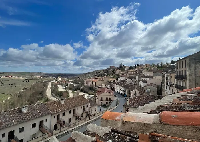 Apartamentos- Hospederia Templarios Отель Сепульведа