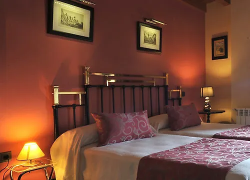 Apartamentos- Hospederia Templarios 酒店 3*